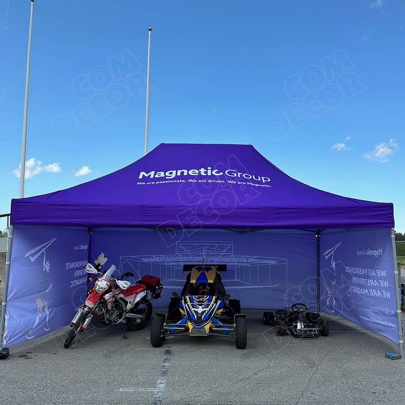 Branded racing tent / service tent